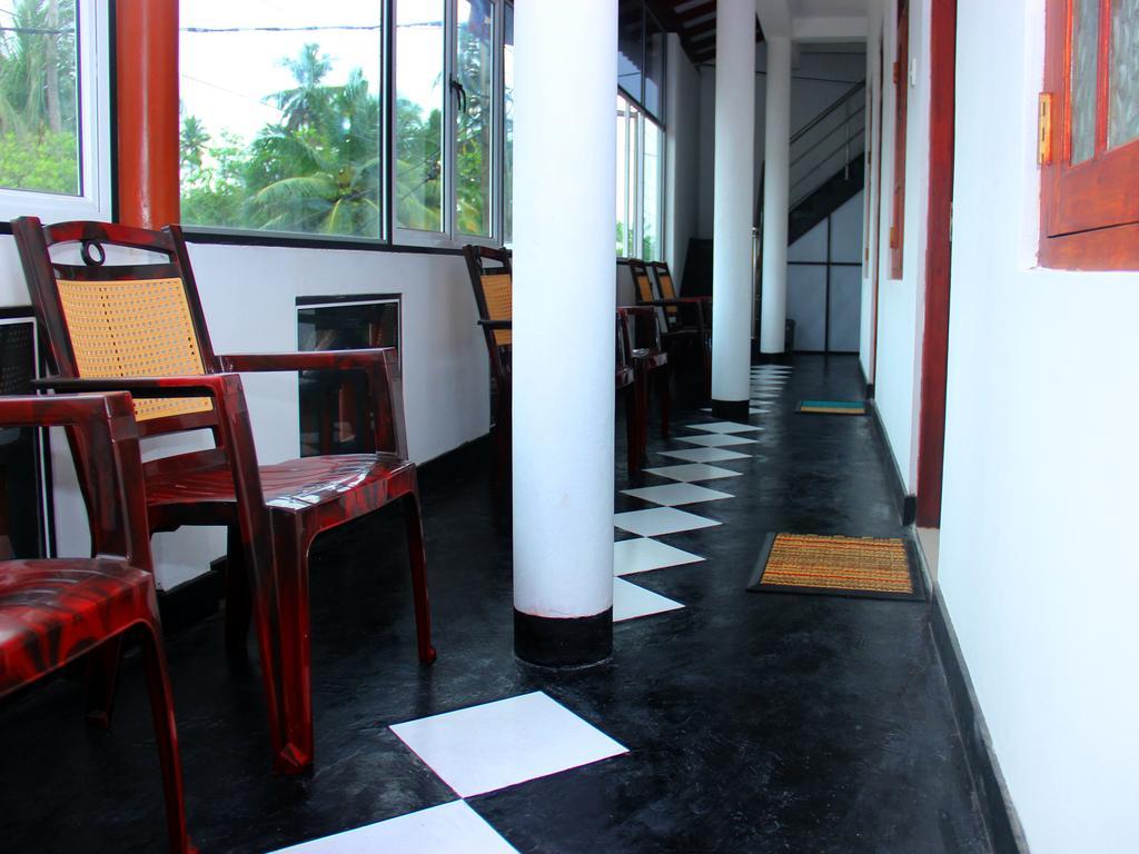 Bed and Breakfast Heaven Star Rest à Mirissa Extérieur photo