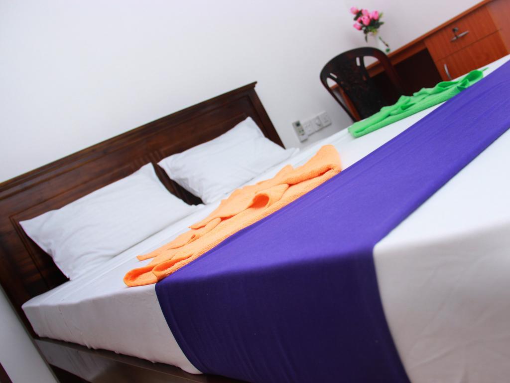 Bed and Breakfast Heaven Star Rest à Mirissa Chambre photo